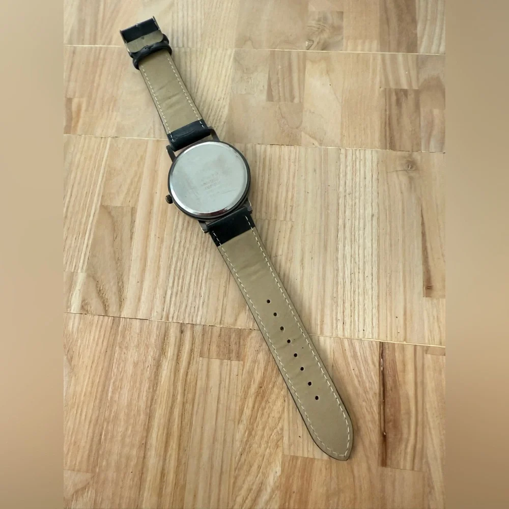 Disney mens Mickey Mouse watch NEW BATTERY